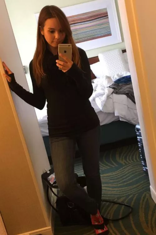 22 F im just trying to find someone to talk but i wanna keep it private so just add me in my snap: itschloe211