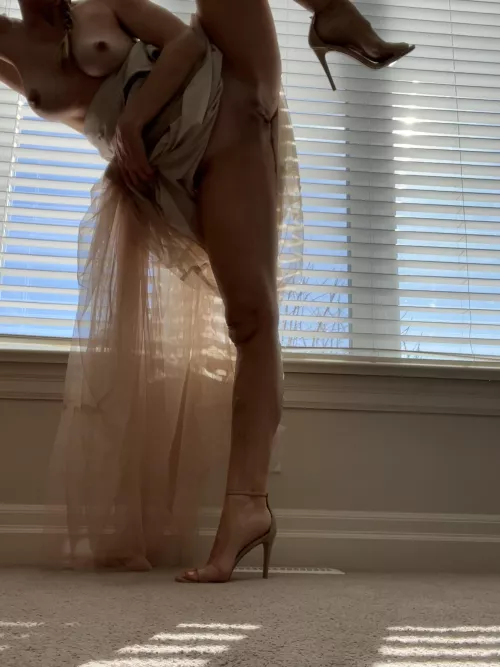 Any strangers want to take a flirty selfie with me?