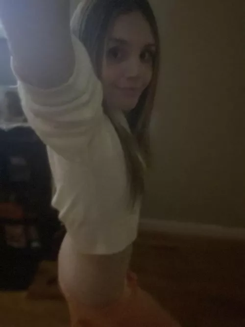 Anyone like a fem with long hair?? 22