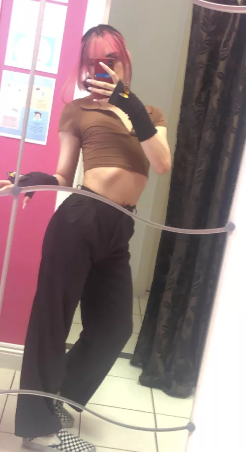 Appropriate work attire 🙄 (?)