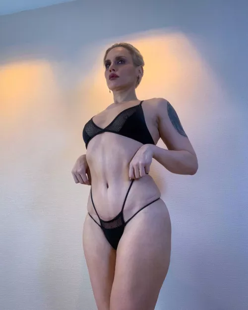 Are MILFs in Pixie cuts welcome here ?