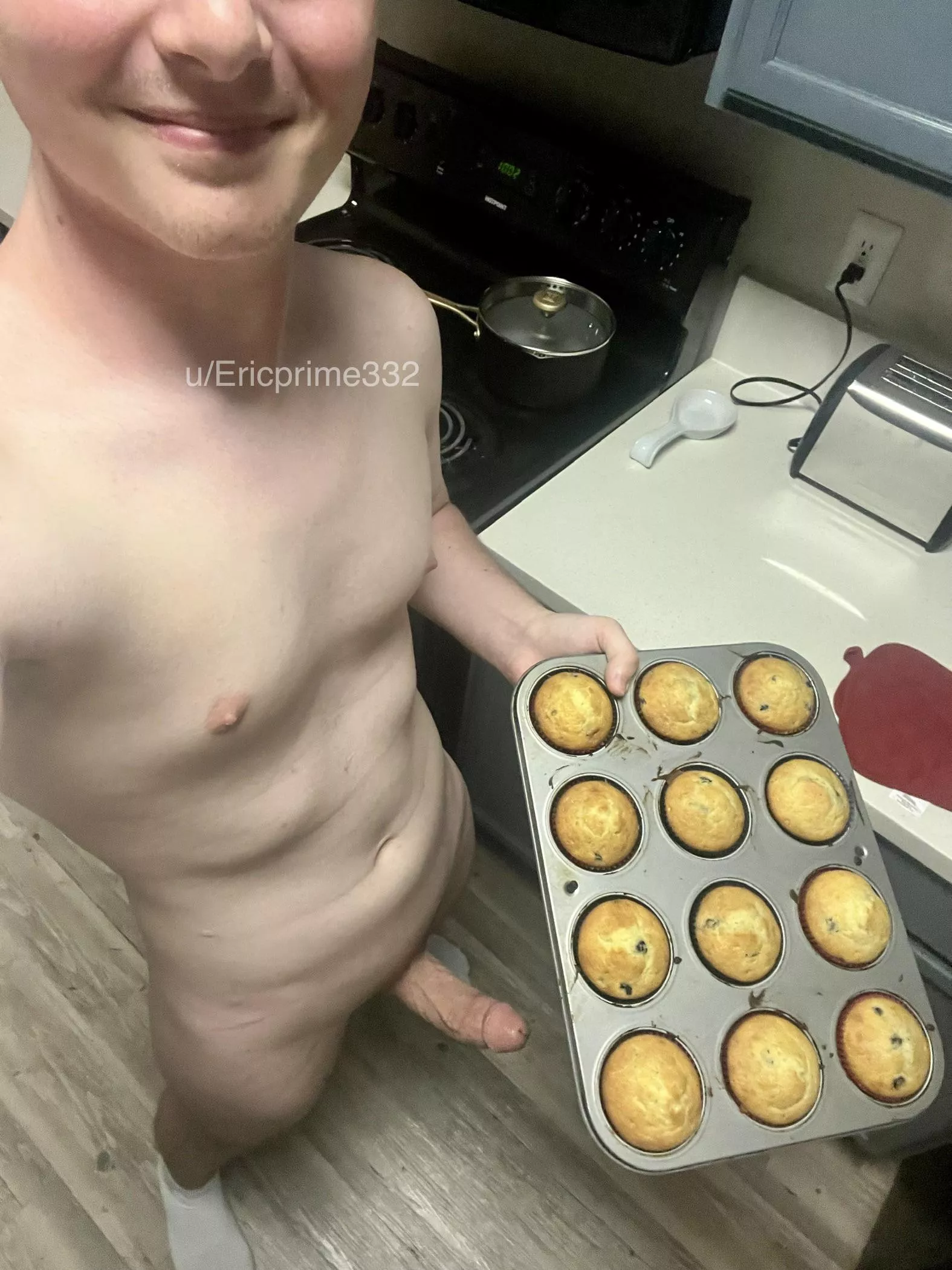Baking is even more fun when you're naked