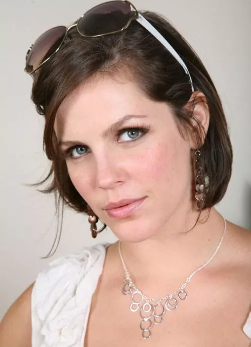 Bobbi's lovely face...