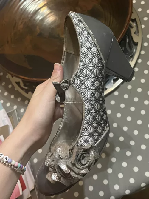 Help with ID of these please? I know they’re Ruby Shoos but my dog’s chewed them and they’re my mums 😅