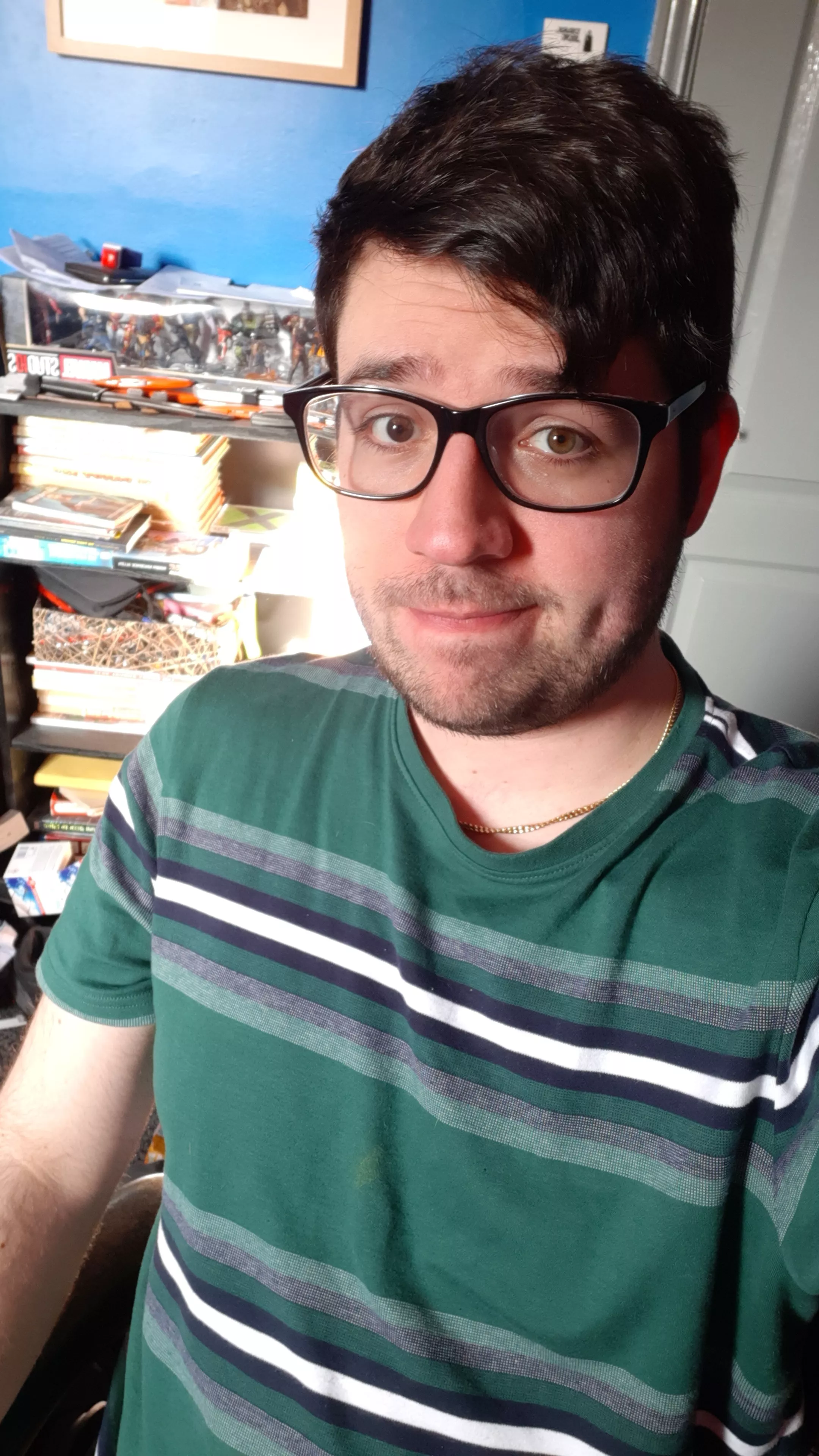 Heyo boyos. Im so bored. Feel free to msg me i dare ya