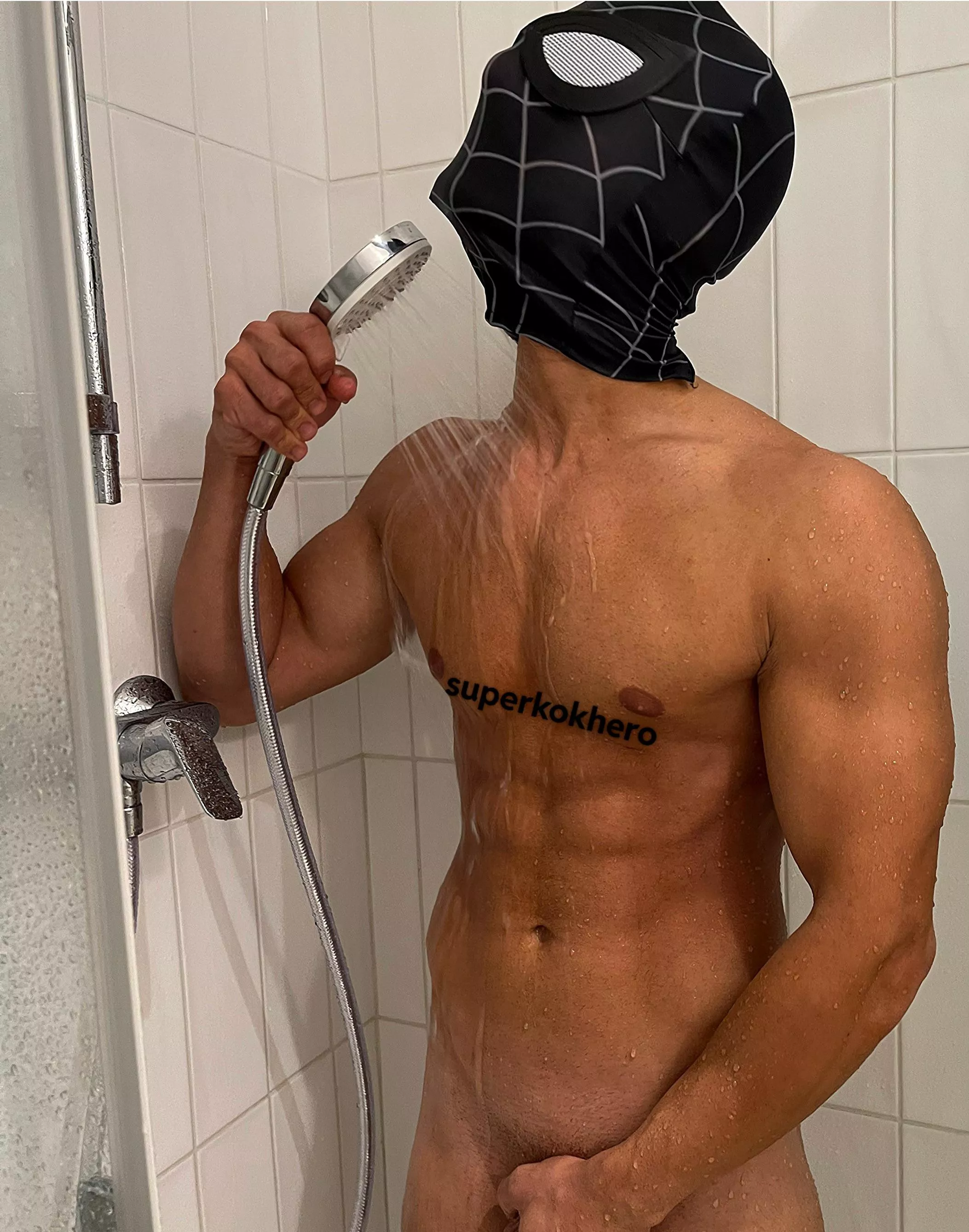 Hot shower make me horny😏🍆