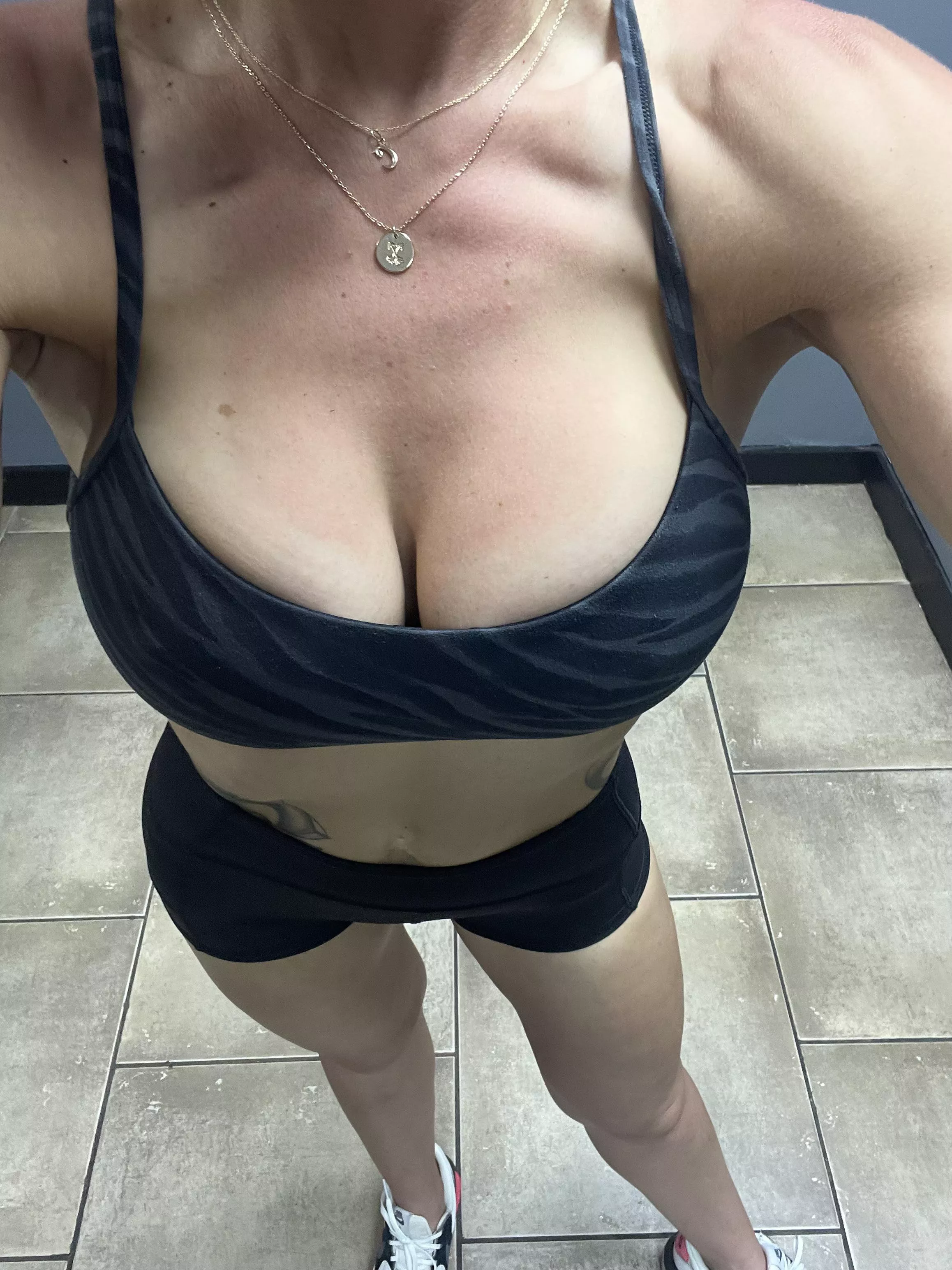 I made this sports bra do all the work in supporting me…….