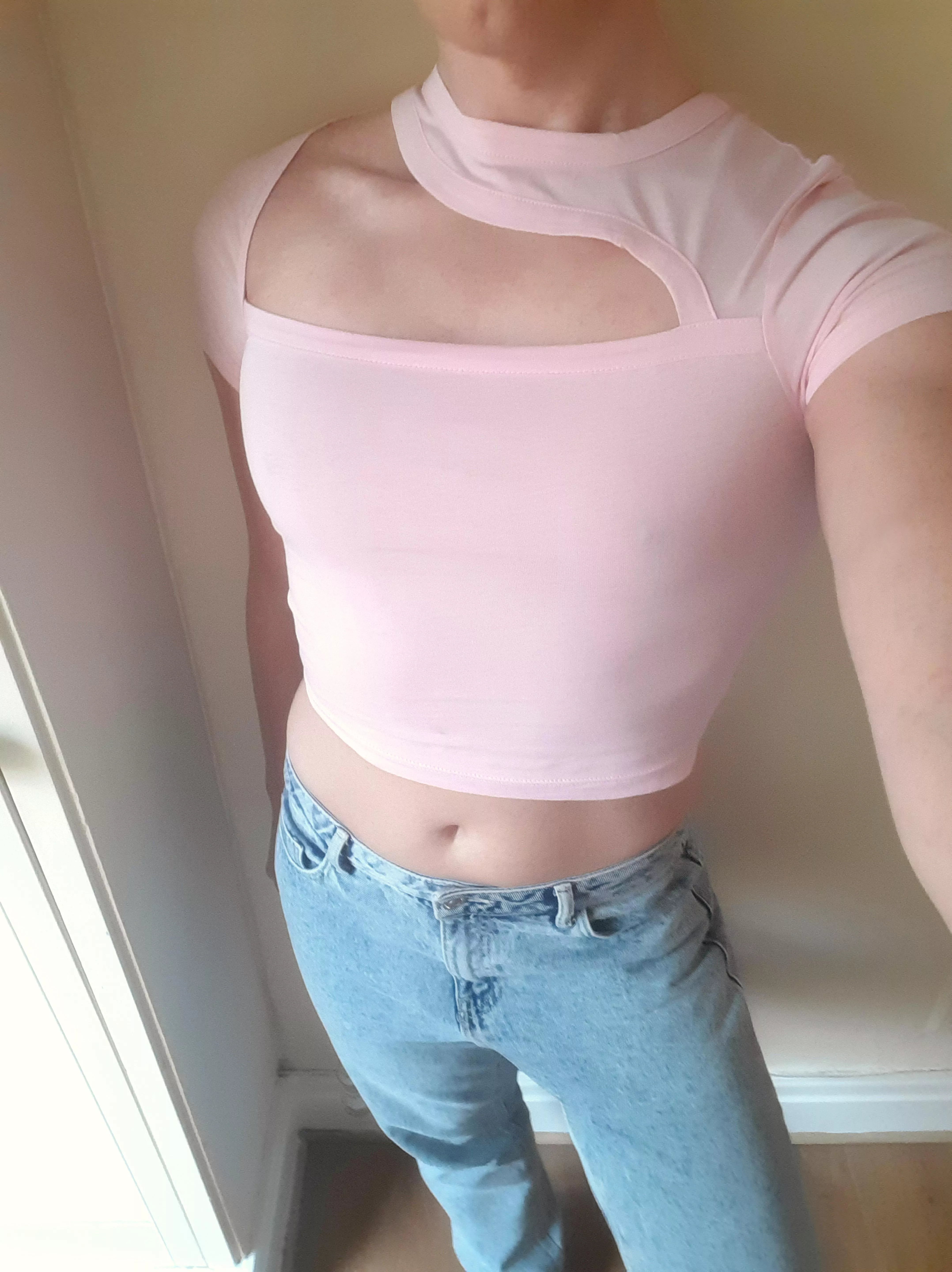 I wish I had more crop tops for summer.