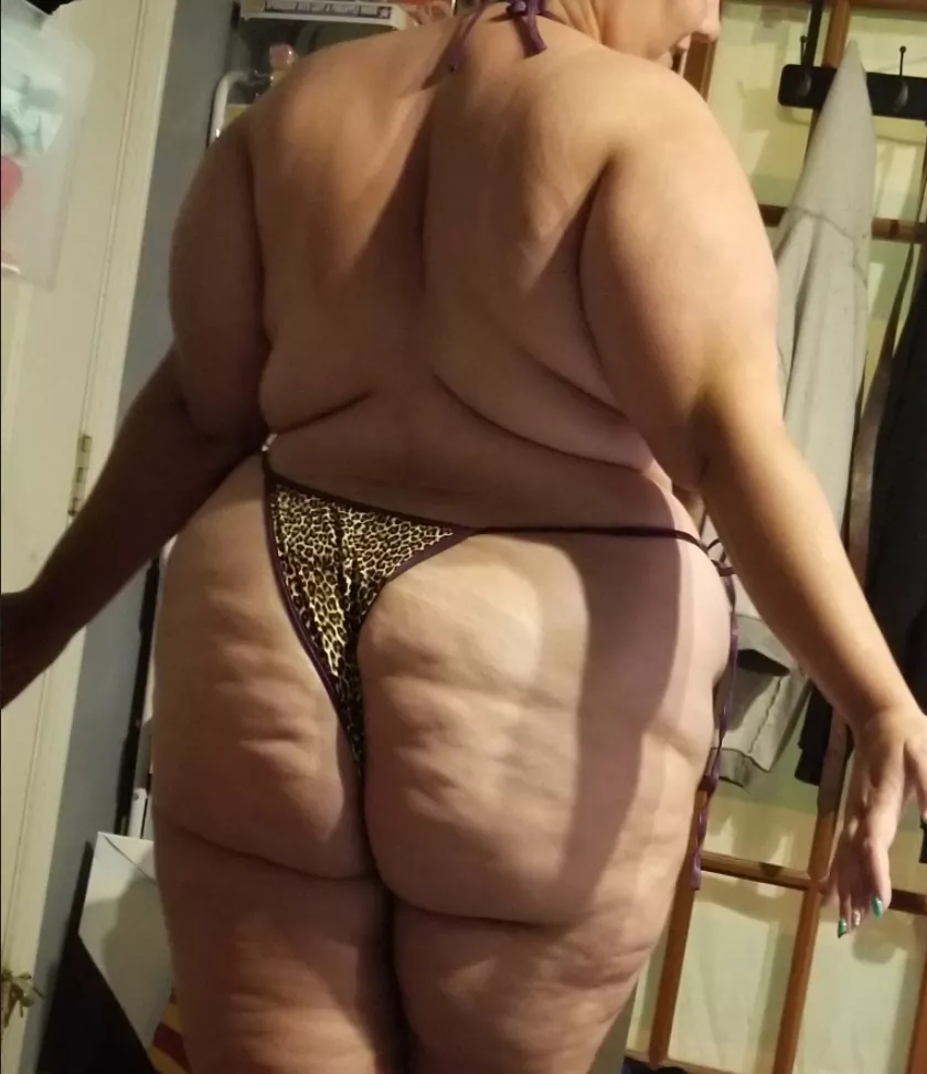 If you'd told me a year ago I'd be wearing this out, I would have called you crazy! 🙈😍