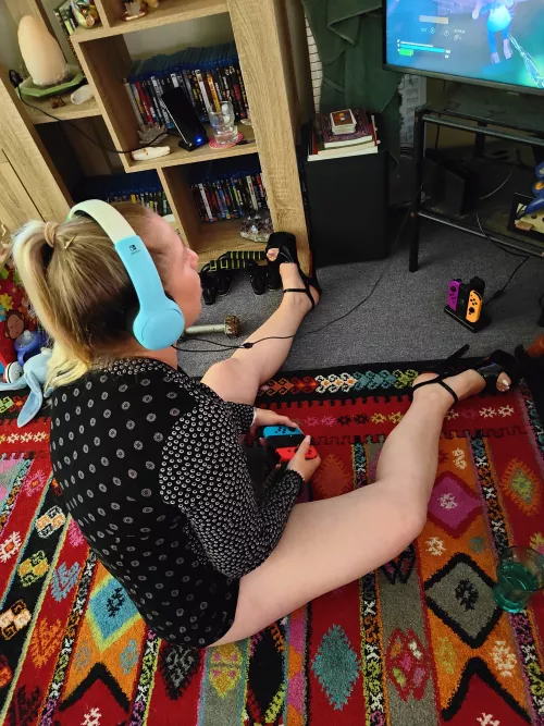 I'm a gamer at heart but I LOVE my Pleaser heels 😈?