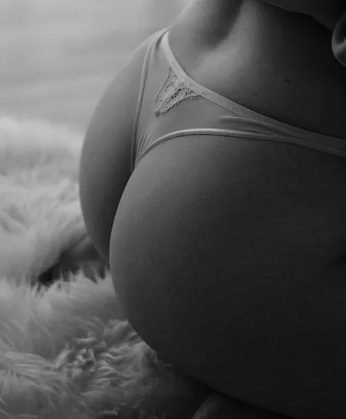 Let me sit on your face. More ⬇️🔥