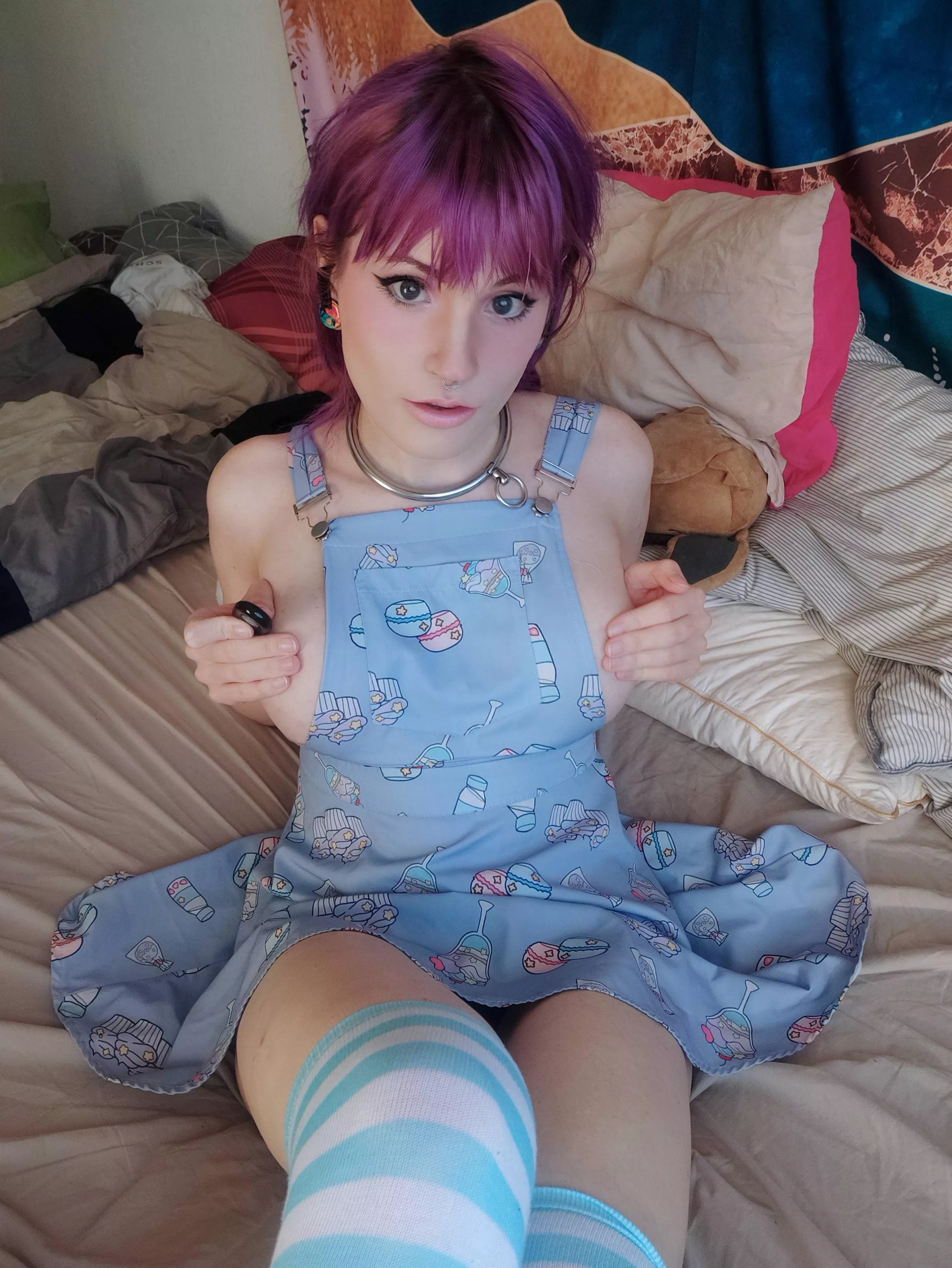 Make me spread my legs for you 🥰🥺