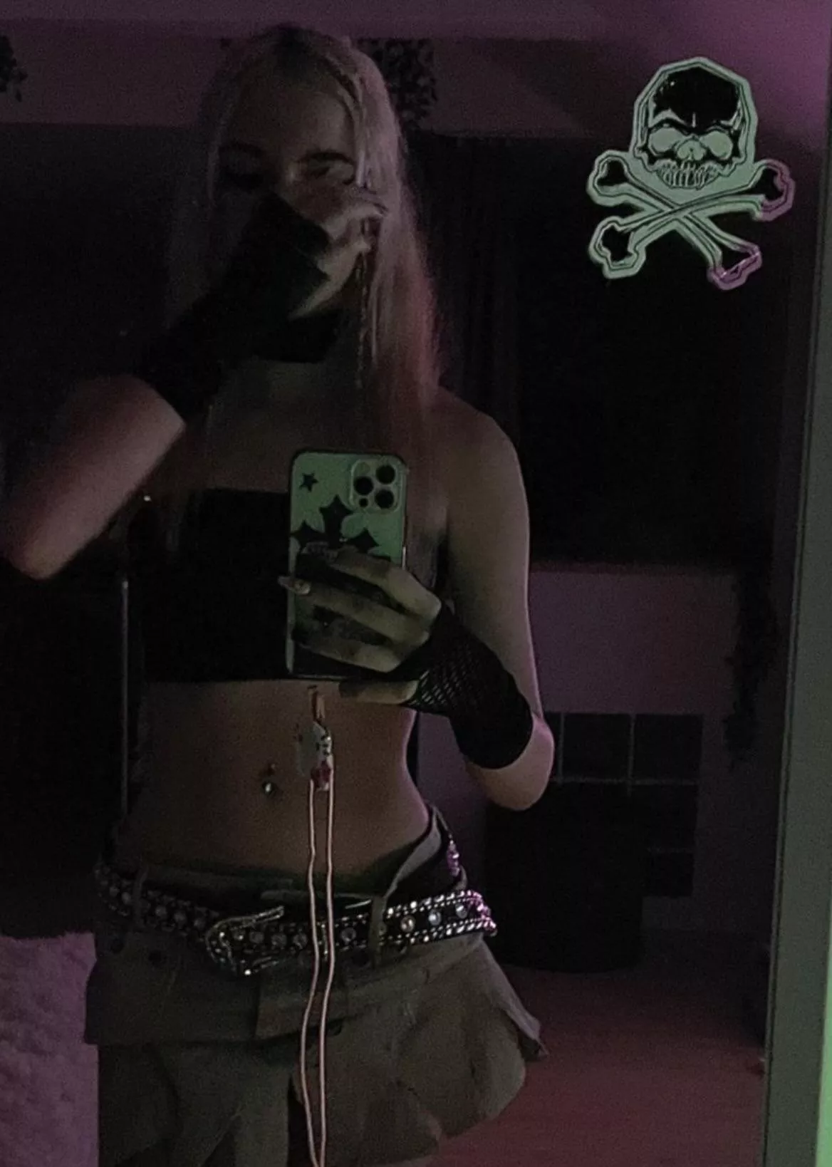 My cute little belly 🥵