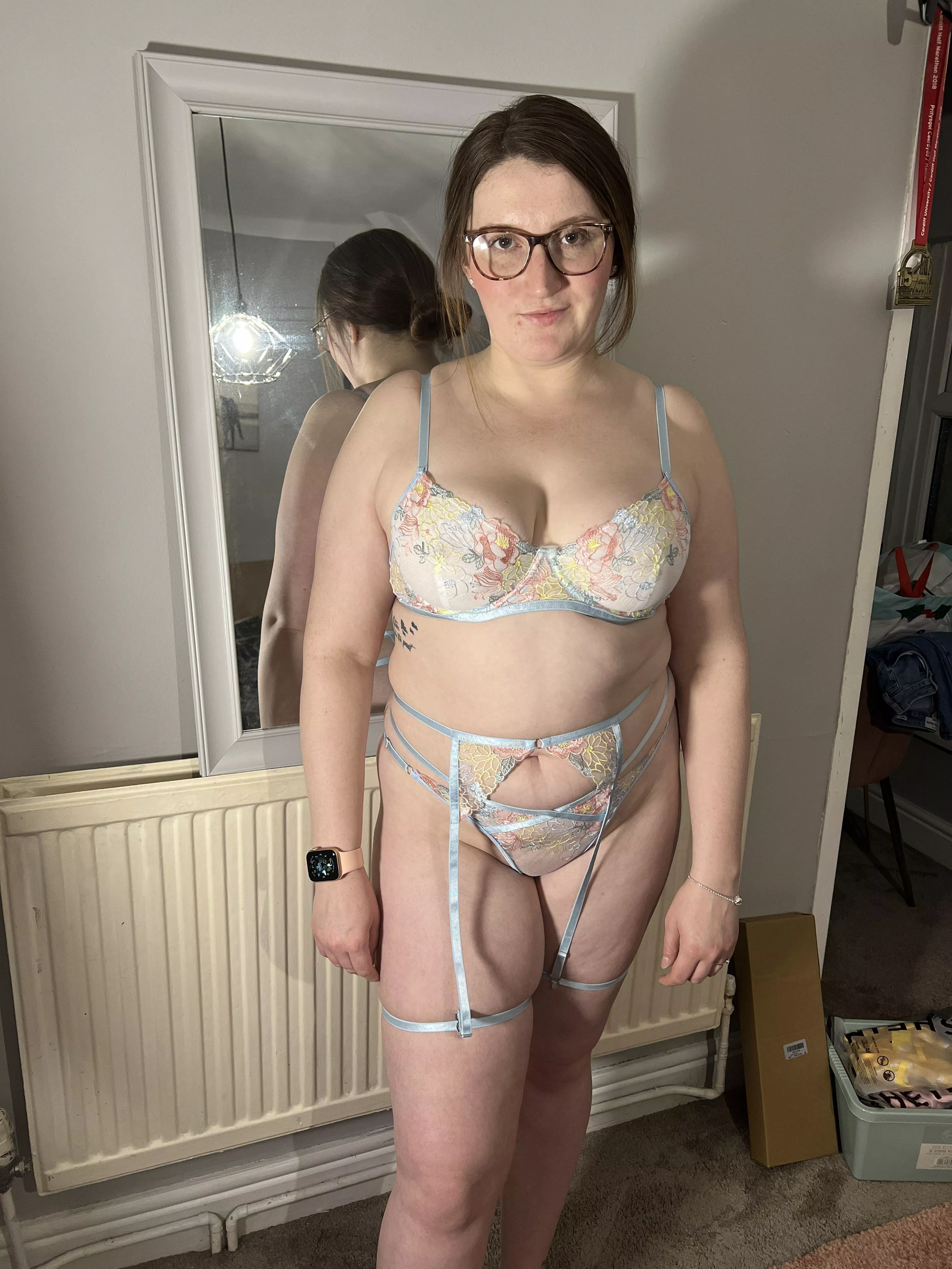 [oc] [F] [F24] - Let's get to know each other