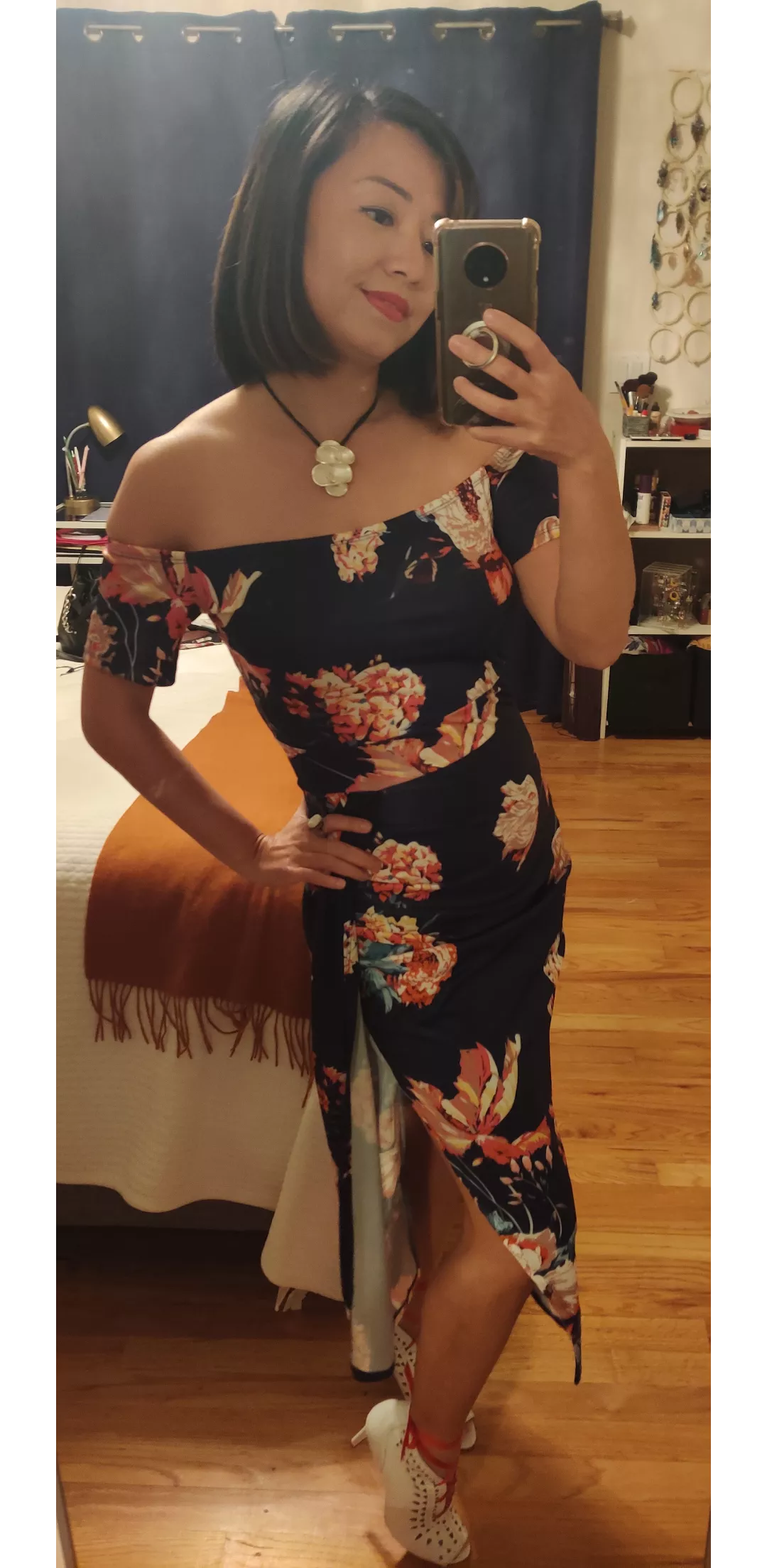 Off the shoulder dress 😘