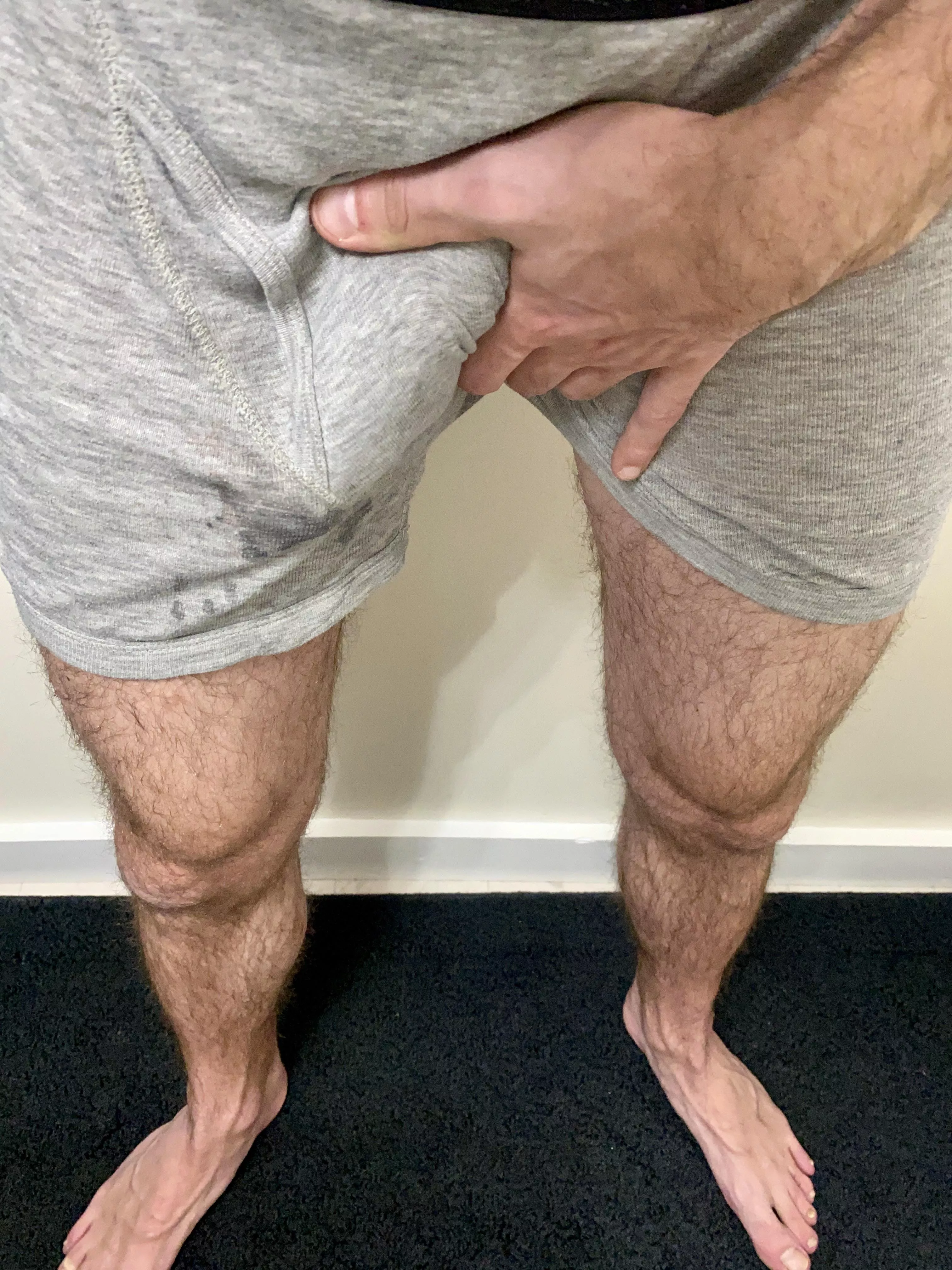 POV : your Bulge starts leaking ..💦