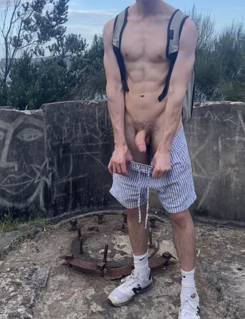 Public boner🍆😅