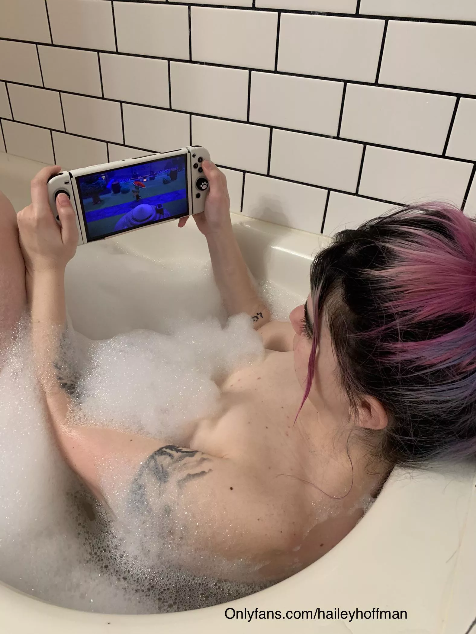 Relaxing bath and games