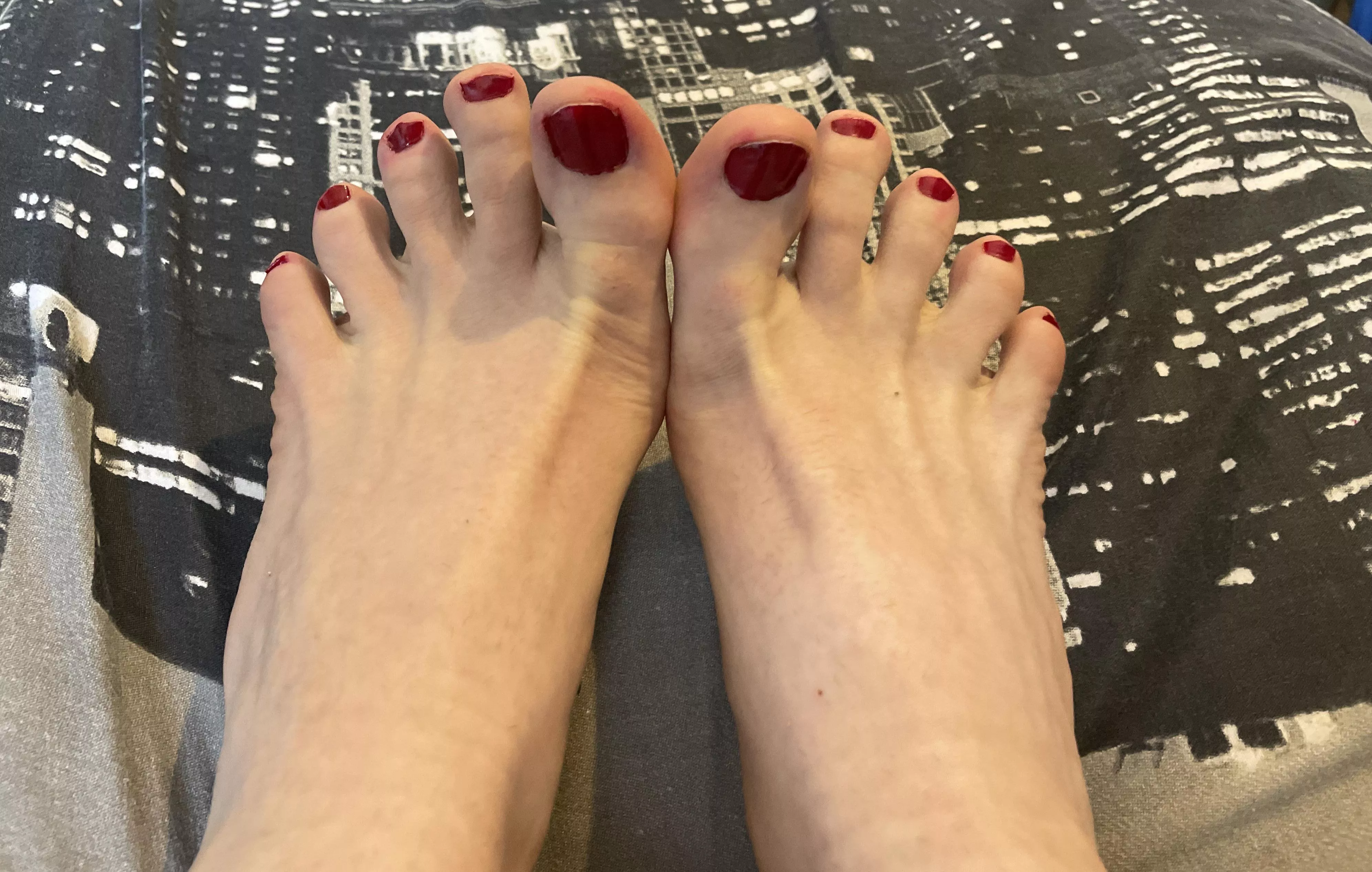 Someone please slide there tongue between my toes