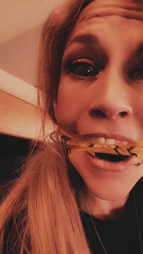 Such a good gagged girl lmao 😂