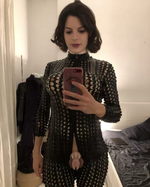 Taking the cage out for a minute before tucking it safely back into the suit!