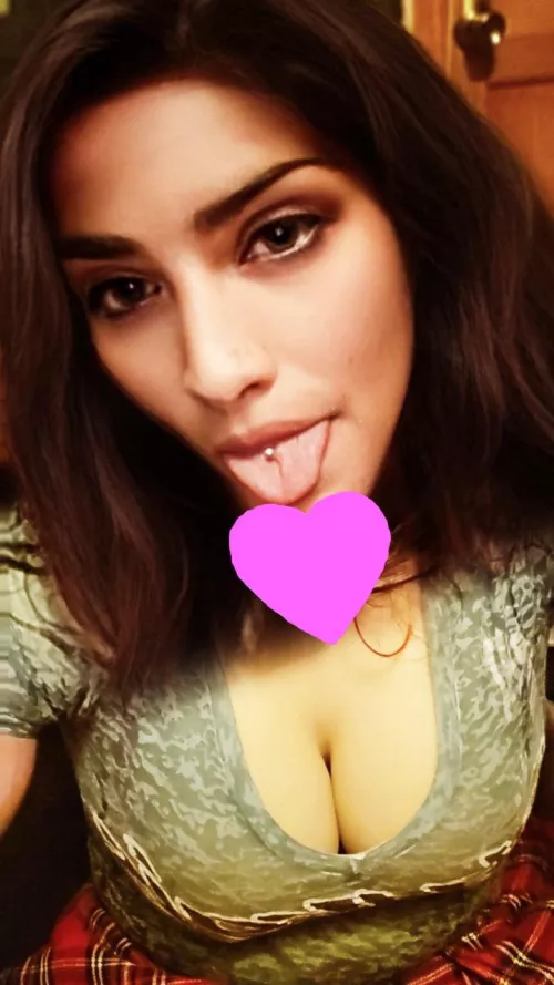 Would you cum on me 😍