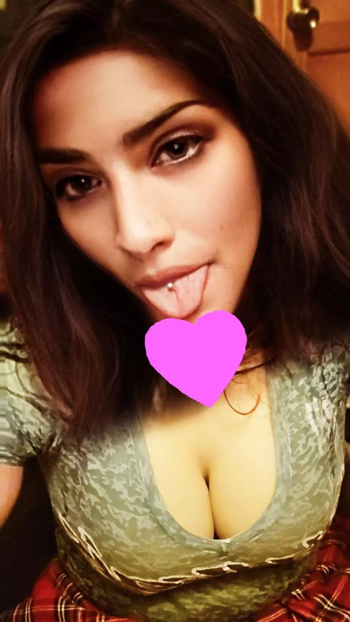 Would you cum on me 😍