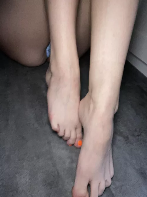 Would you lick my feet on the first date?