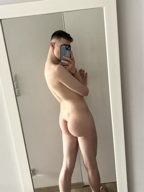 Would you like to hug me from behind? (25)