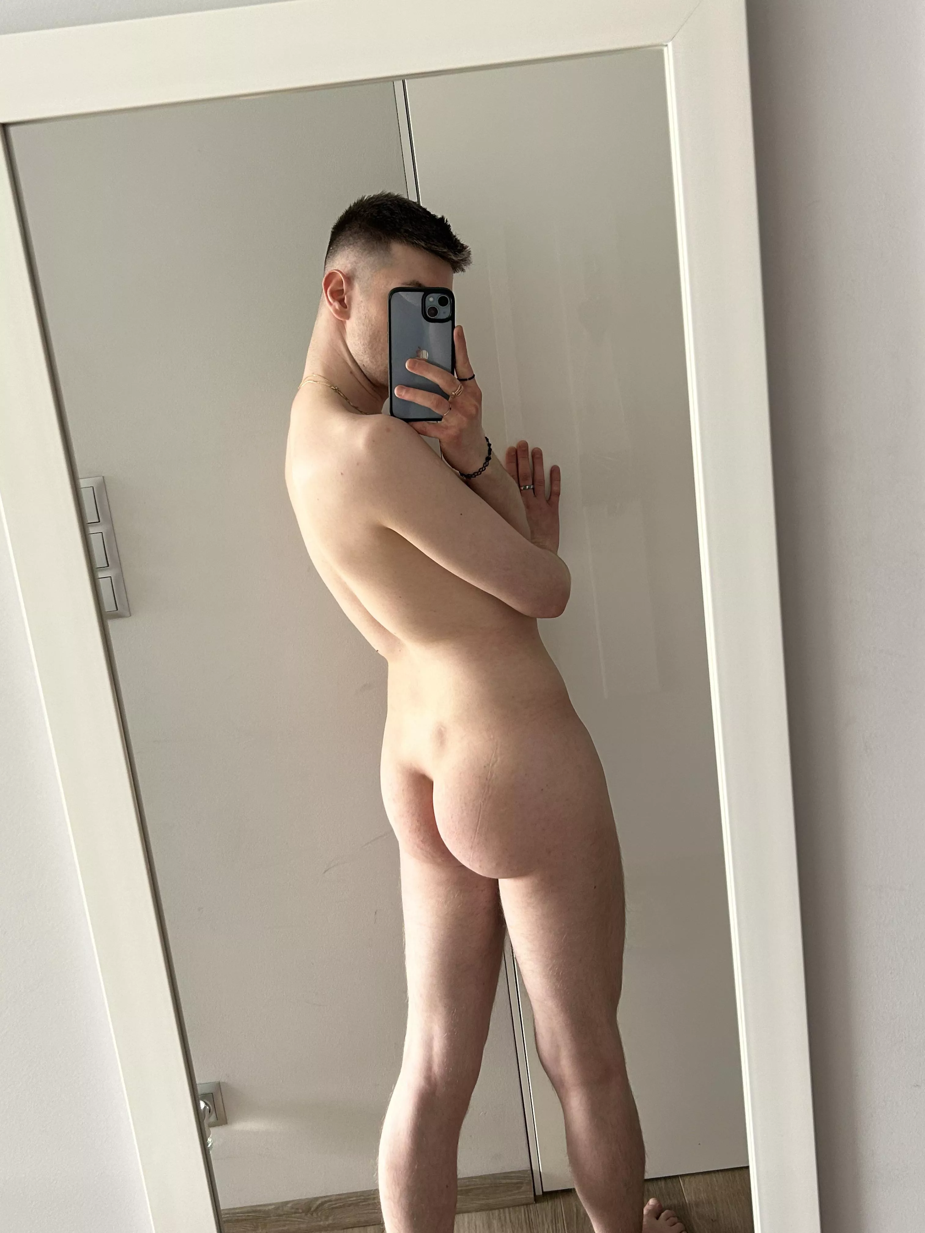 Would you like to hug me from behind? (25)