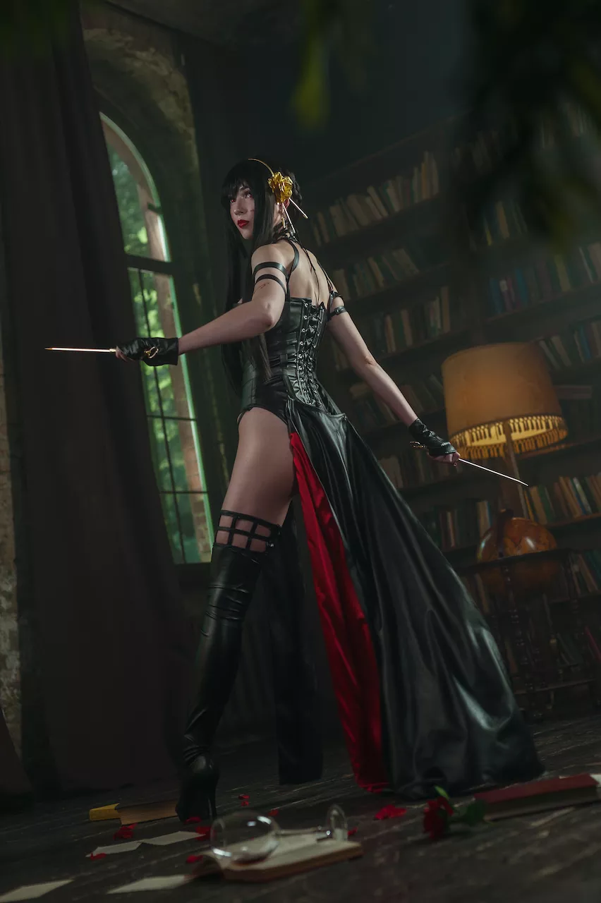 Yor Forger cosplay by BellatrixAiden