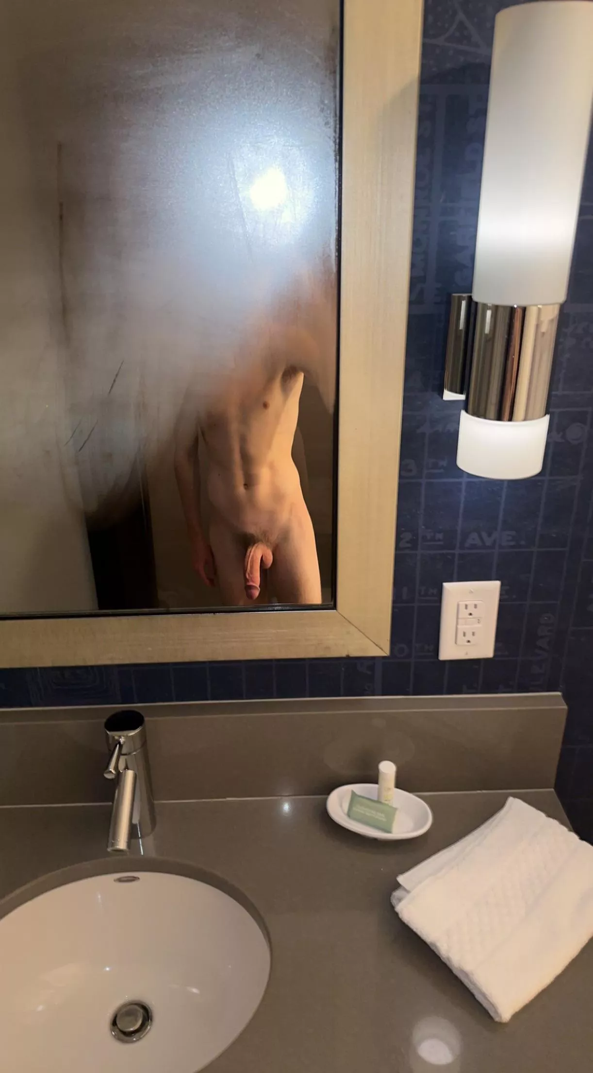 18 M fit hung straight. Must be fit. Snap: Ajndawg