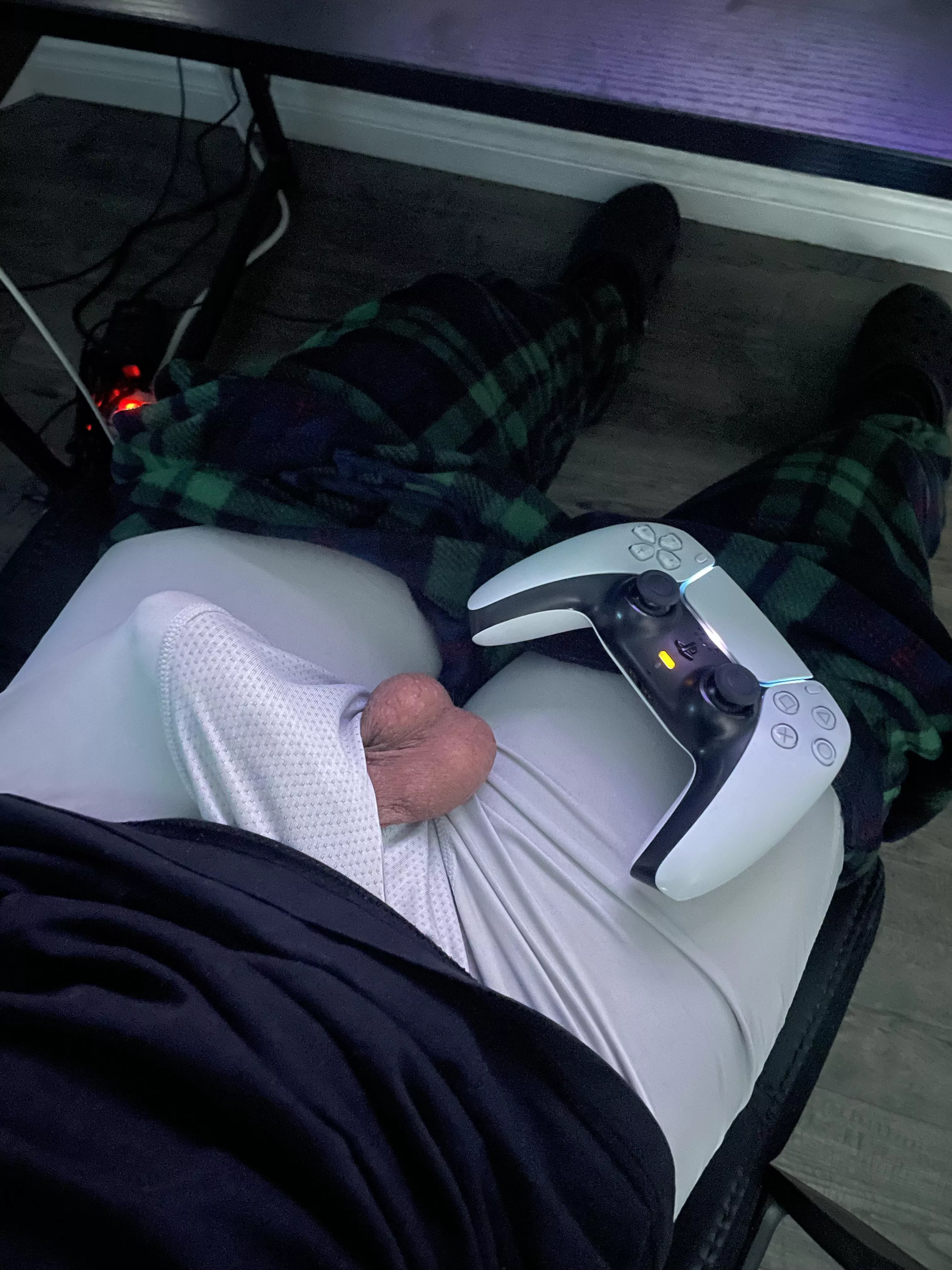 18 yo balls hanging out 😈