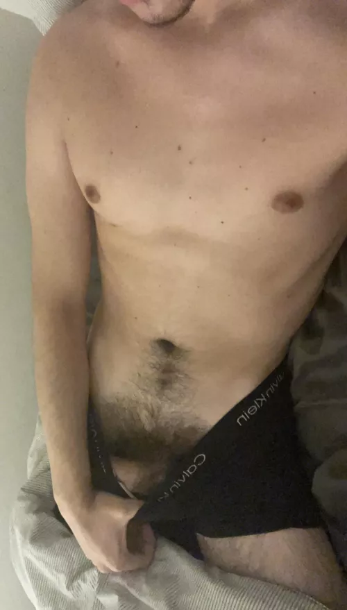 21 college guy, hmu w face pics and asl, 20-25, @kti6822