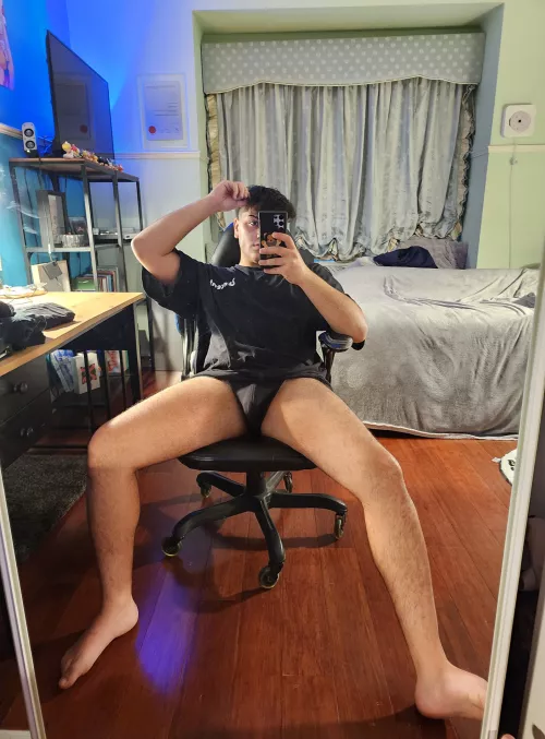 23 Aussie Vers: Anyone wanna be my boyfriend? Snap me: yeonpeterr