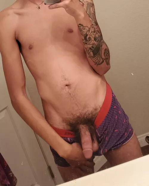24 cali guy looking to trade and cum this morning @boredpup1902
