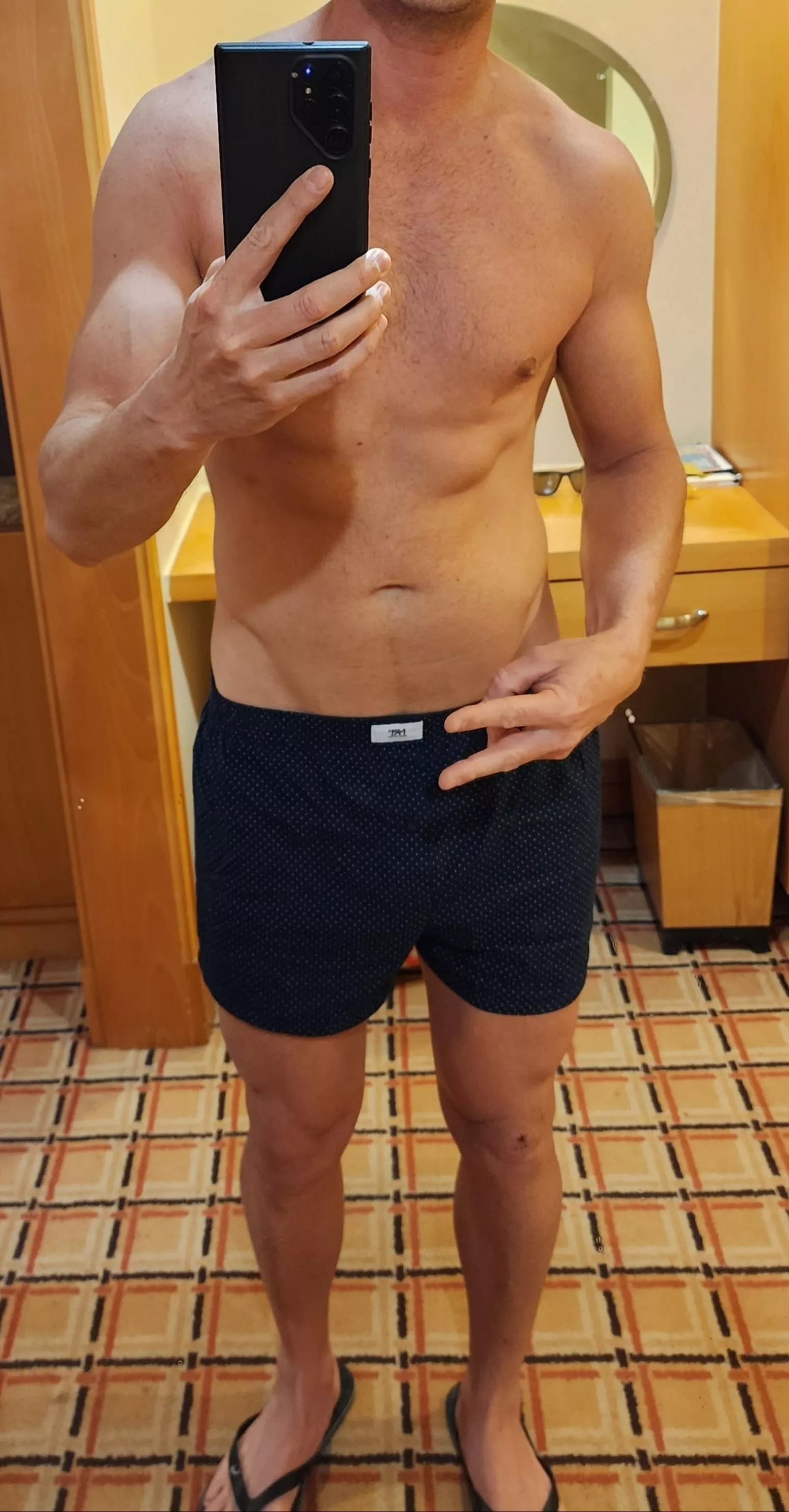 28 straight, hot kinky dudes for voice call hmu with a face pic: idk_1605