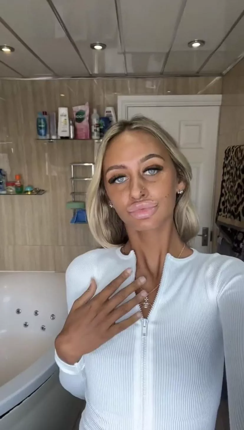 Beautiful big lips on gorgeous girl