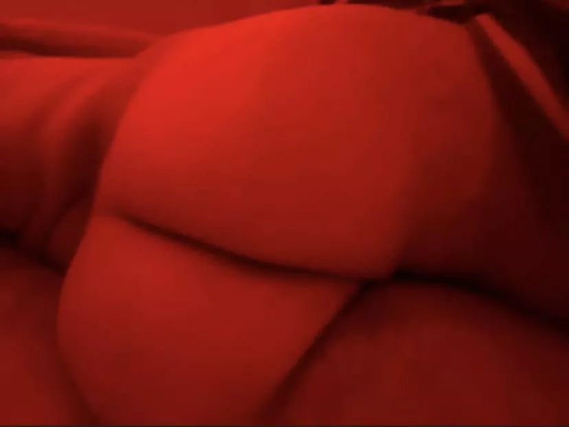 bottom looking for ass loving tops. send pic for a reply @cupid4321