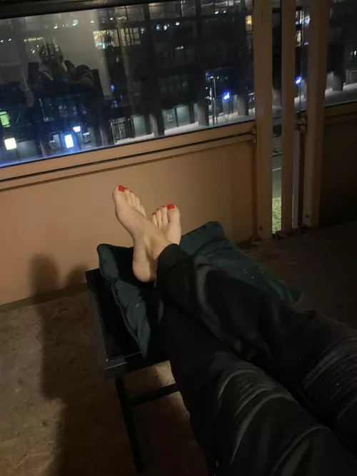 Chilling on my balcony, anyone care to rub them? 🥰
