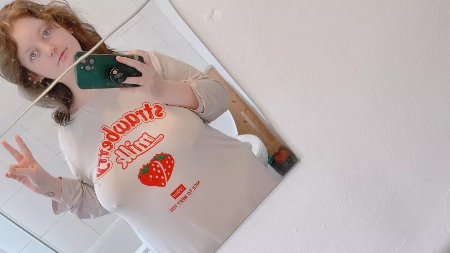 Clingy materials make for the best pokies