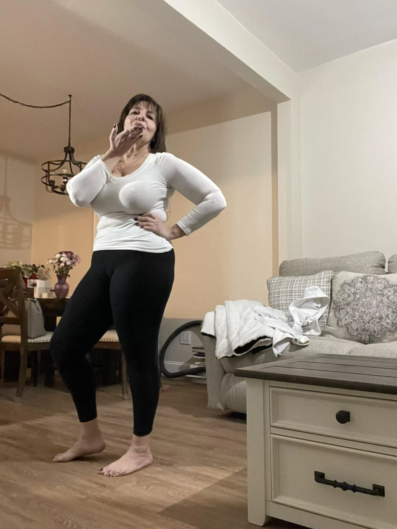 Curvy, Sexy, hot, busty, thick also ft my sexy feet