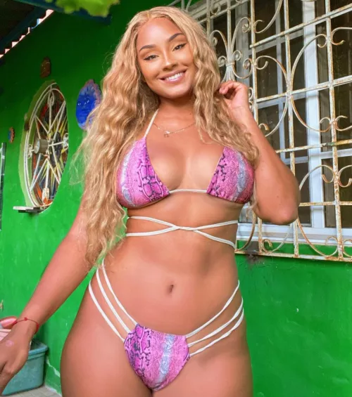 Daluna Kraemer - German x Panamanian x Costa Rican