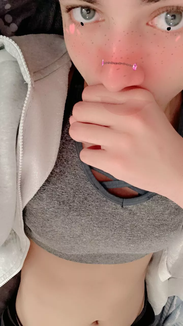 Do you think a bra suits me? >~<