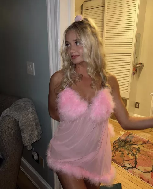 F20 am I a hot blonde??