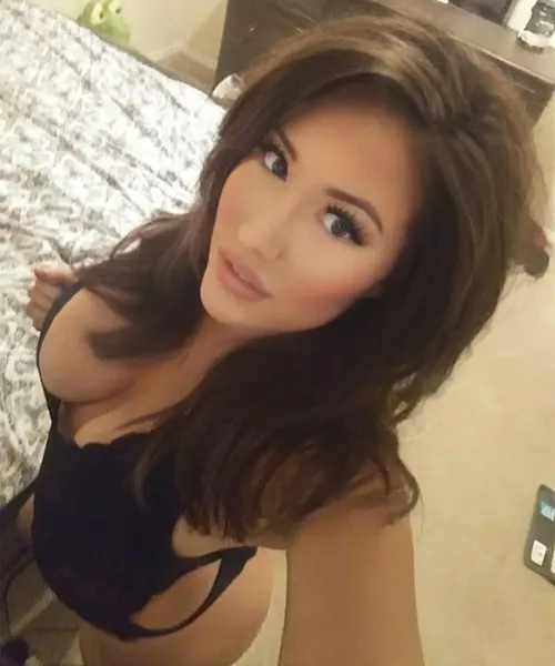 Giving those bedroom eyes 🌙💕