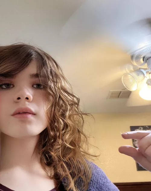 Hey loser send me your tiny dick in a direct text 😹