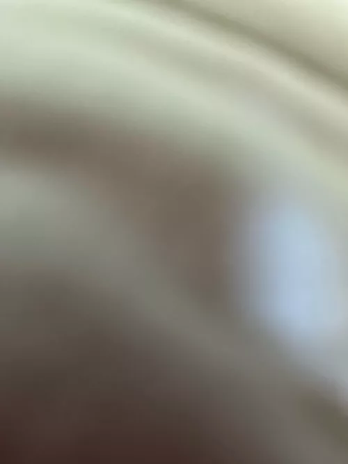 HMU and compare but if I lose I’ll give you an embarrassing pic of me. What are you willing to bet? State age when you come in.(I’m 21)