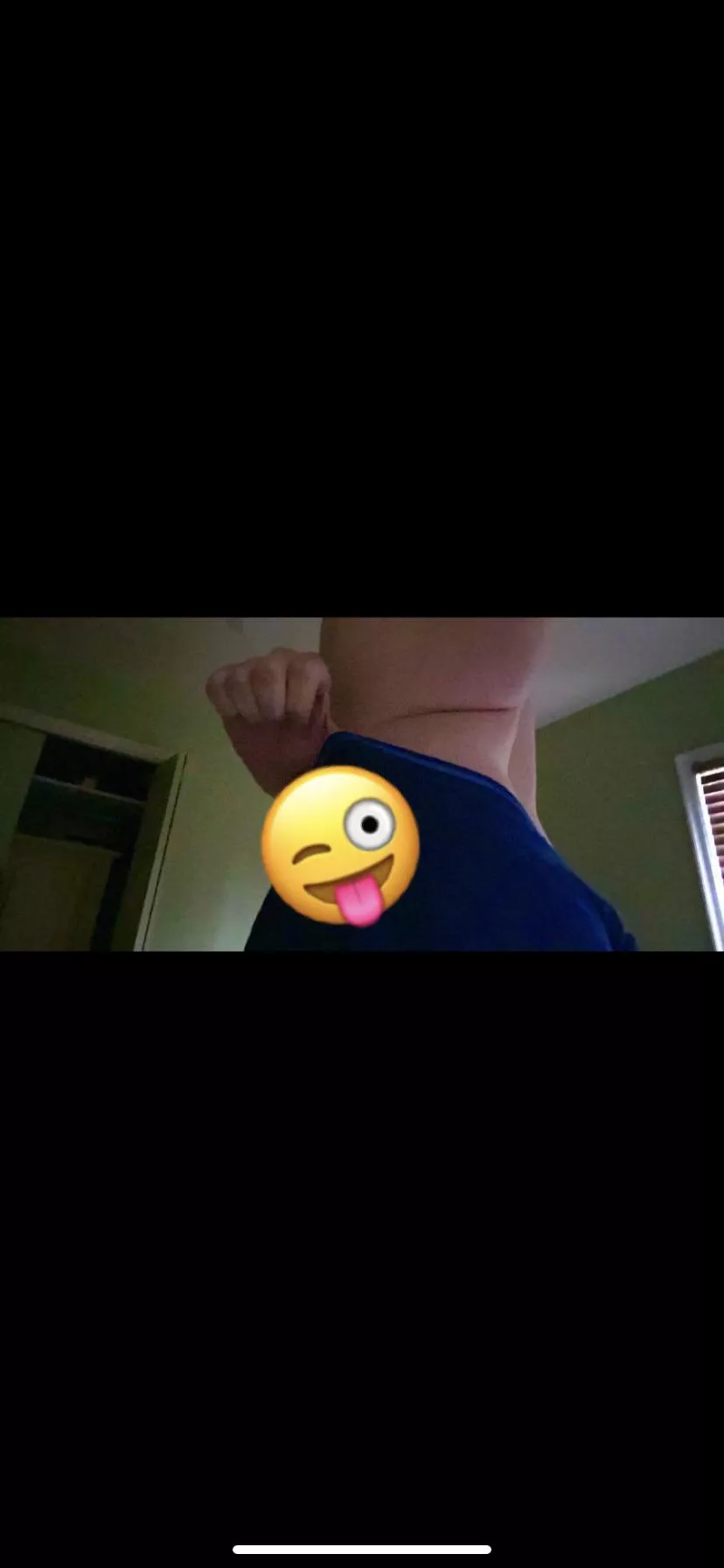 Hmu to size bet. Loser has to be winners bitch and send ass pics