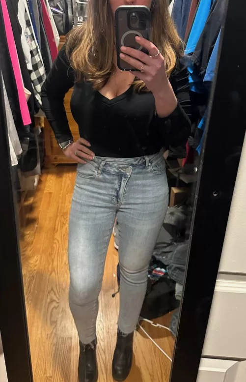 How do I look in my mom jeans . I’m getting ready to go into the office